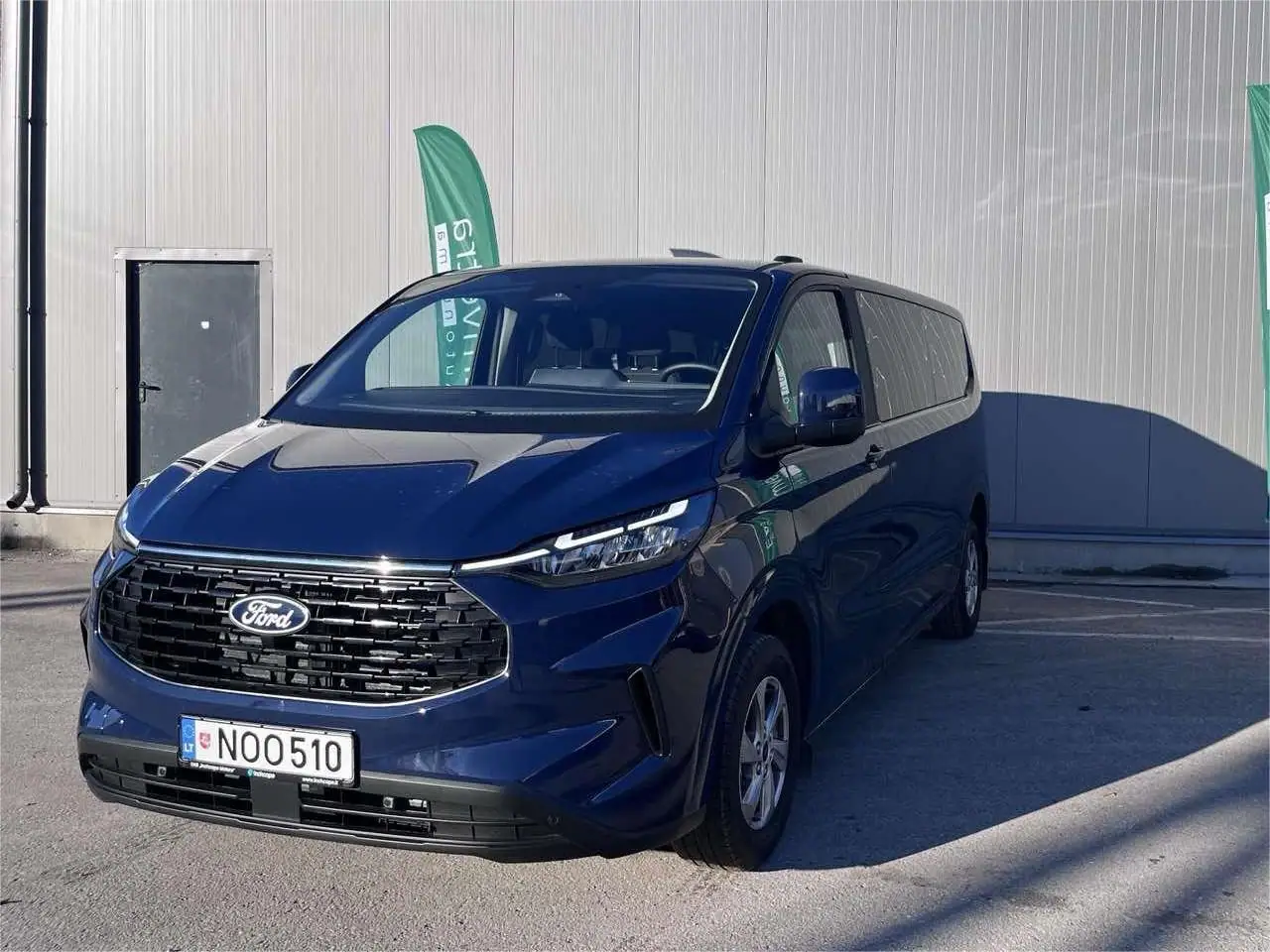 Ford Tourneo Custom 2025 · 9 vietų · automatinė – 1