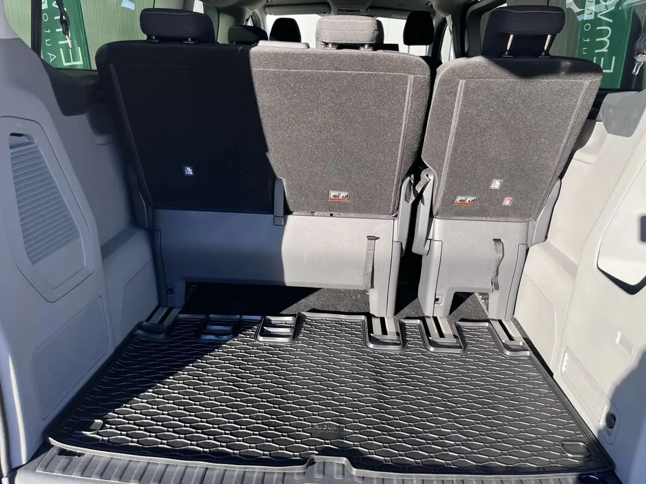 Ford Tourneo Custom 2025 · 9 vietų · automatinė – 10