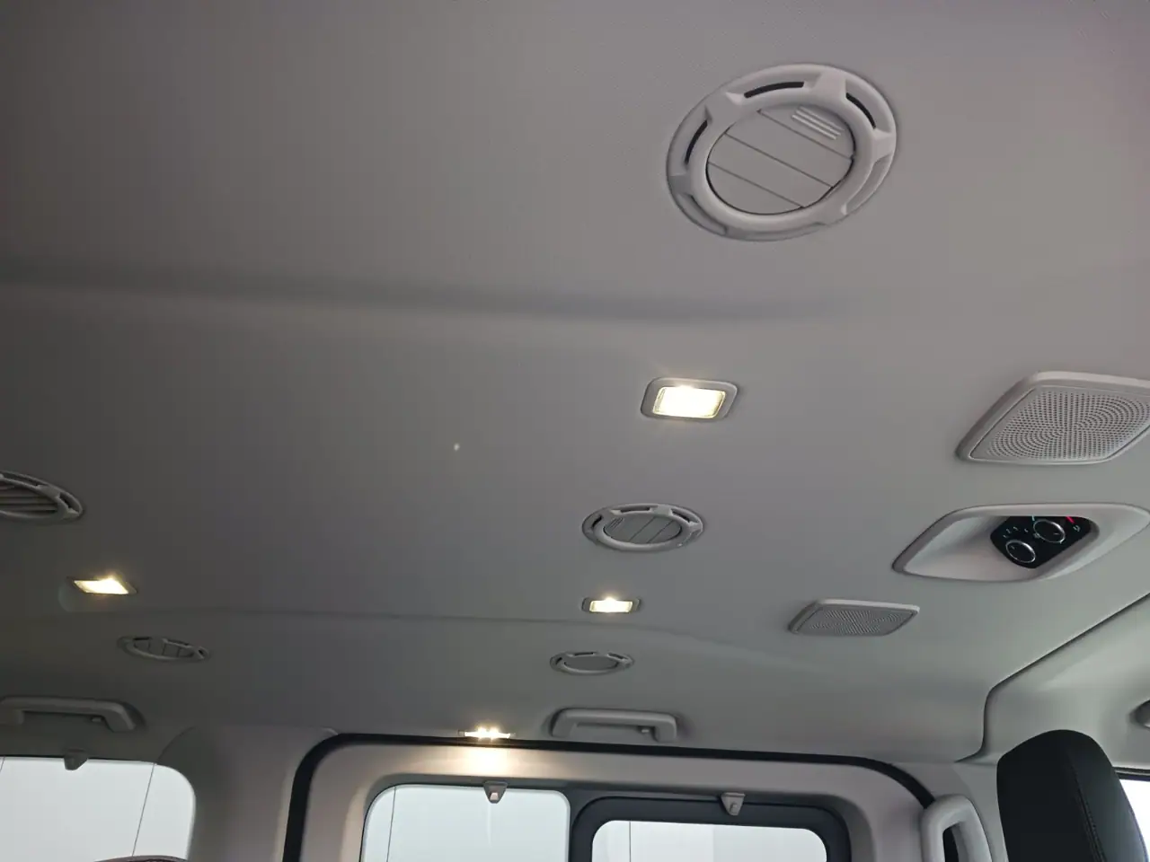 Ford Tourneo Custom 8 vietos · automatinė – 7