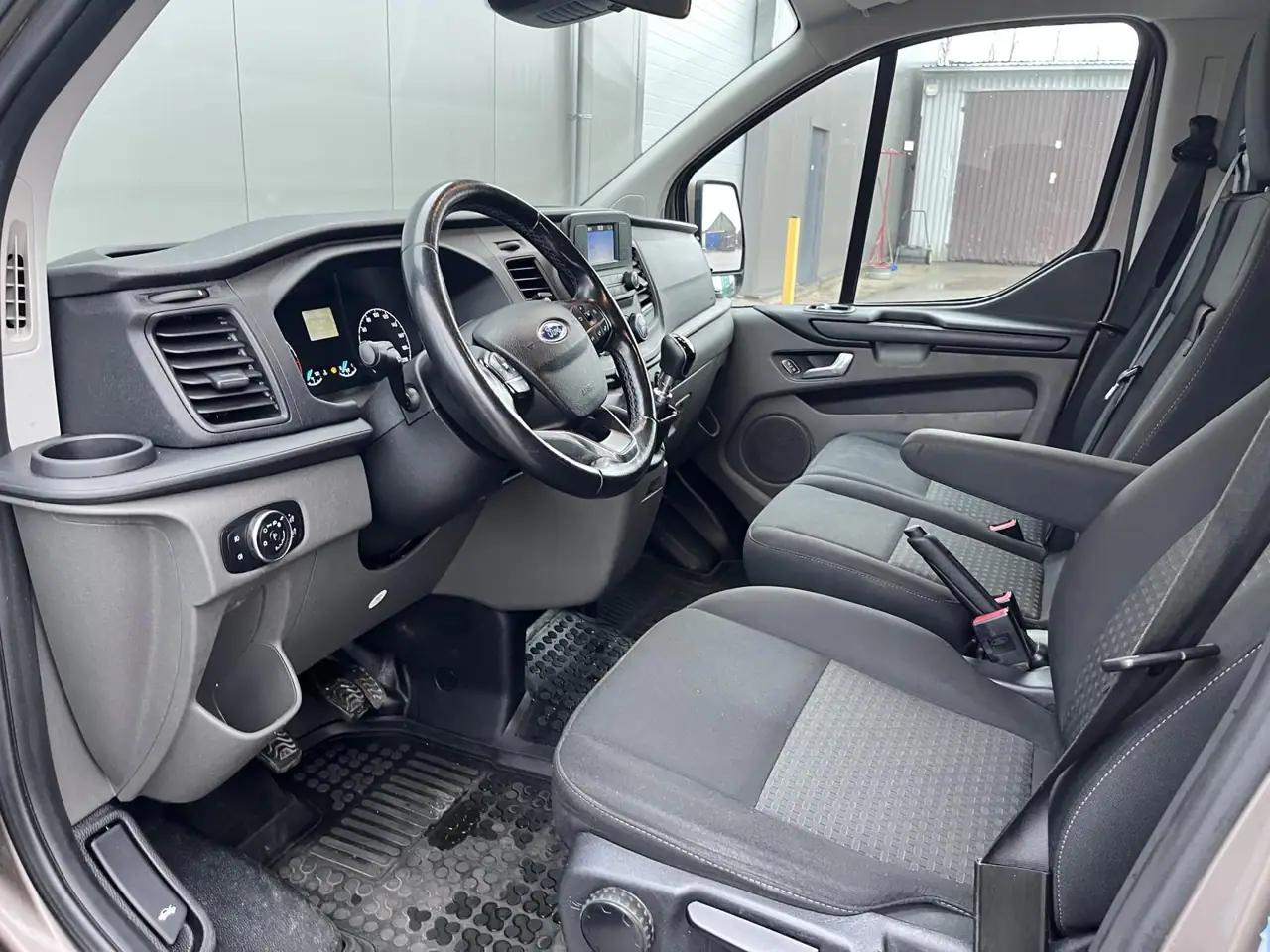 Ford Tourneo Custom 9 vietos · mechaninė – 5