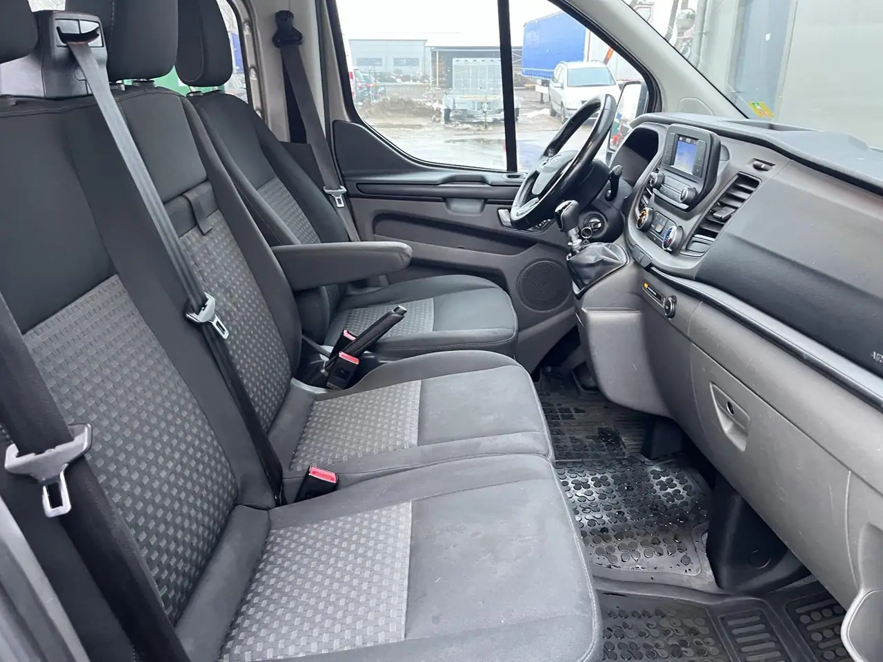 Ford Tourneo Custom 9 vietos · mechaninė – 6