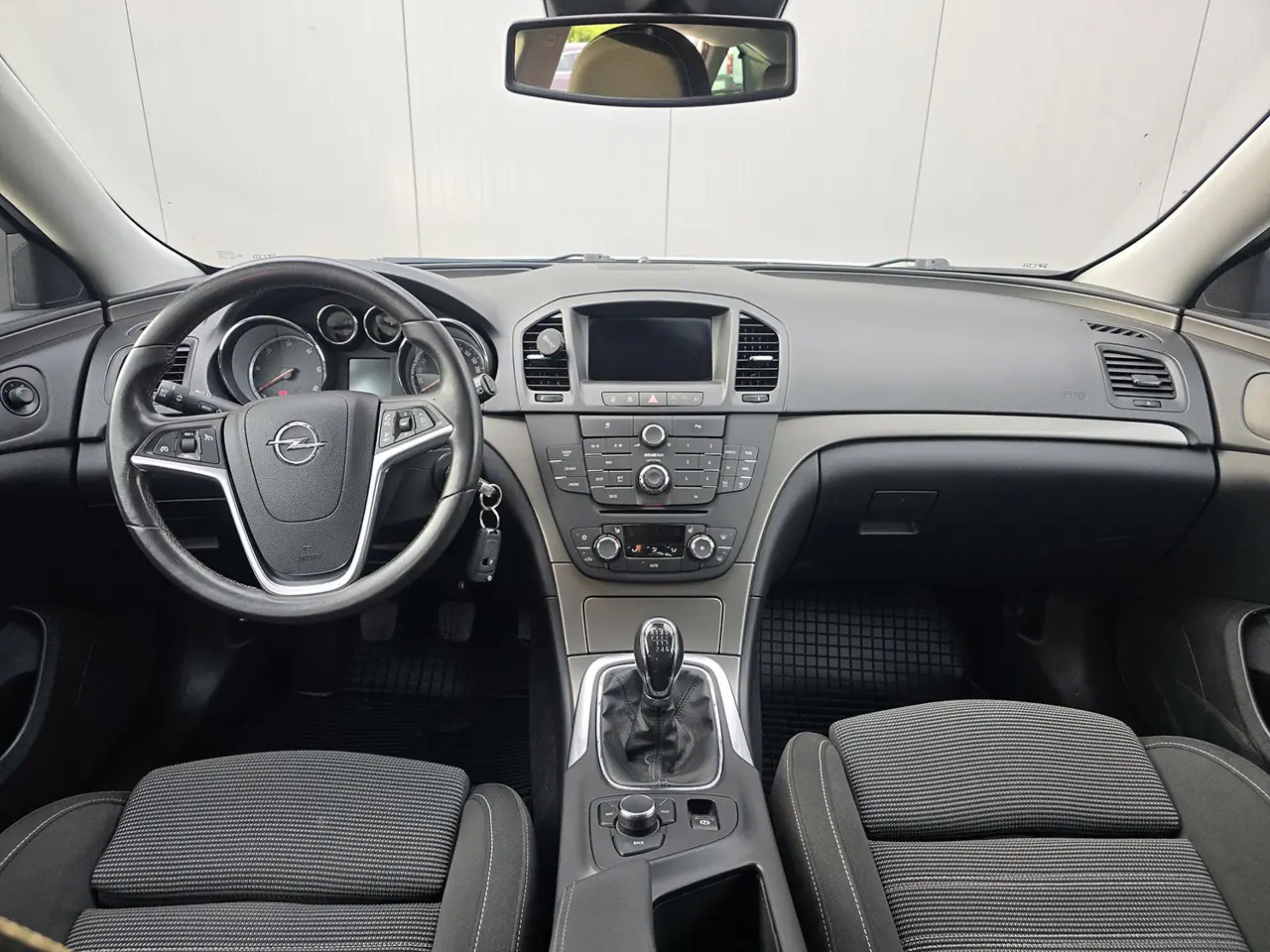 Opel Insignia universalas · mechaninė – 4