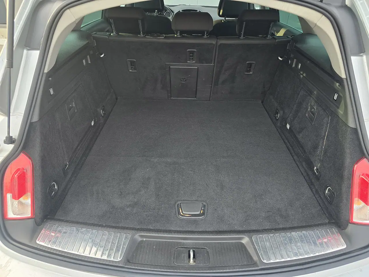 Opel Insignia universalas · mechaninė – 6