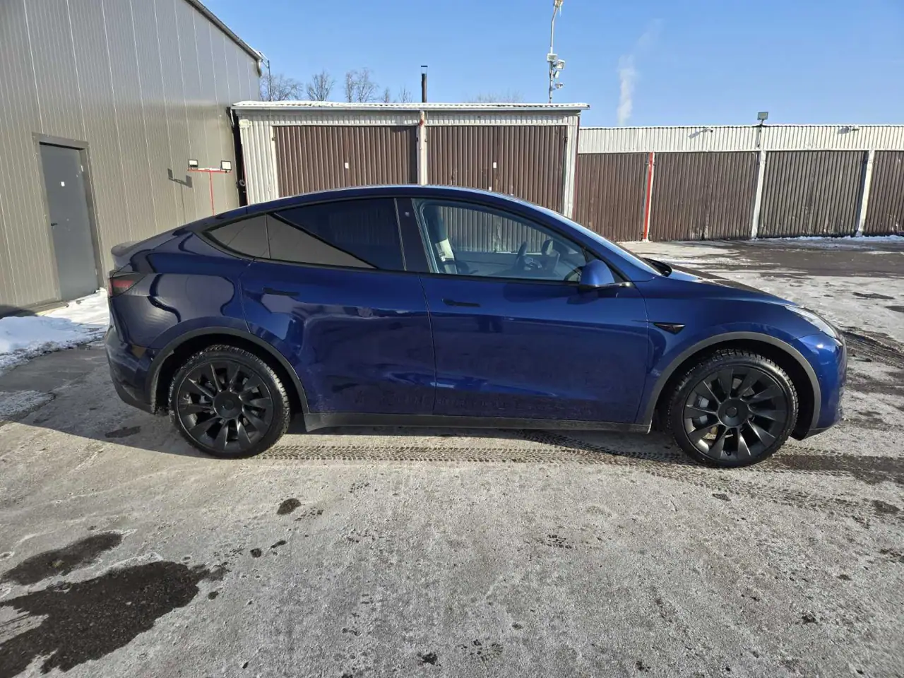 Tesla Model Y elektromobilis – 5