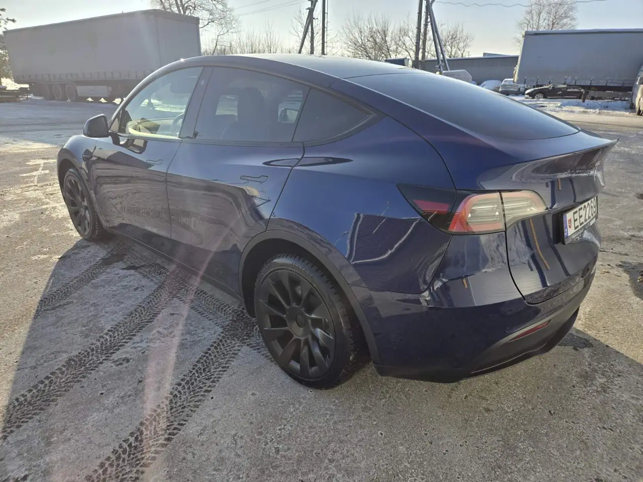 Tesla Model Y elektromobilis – 6