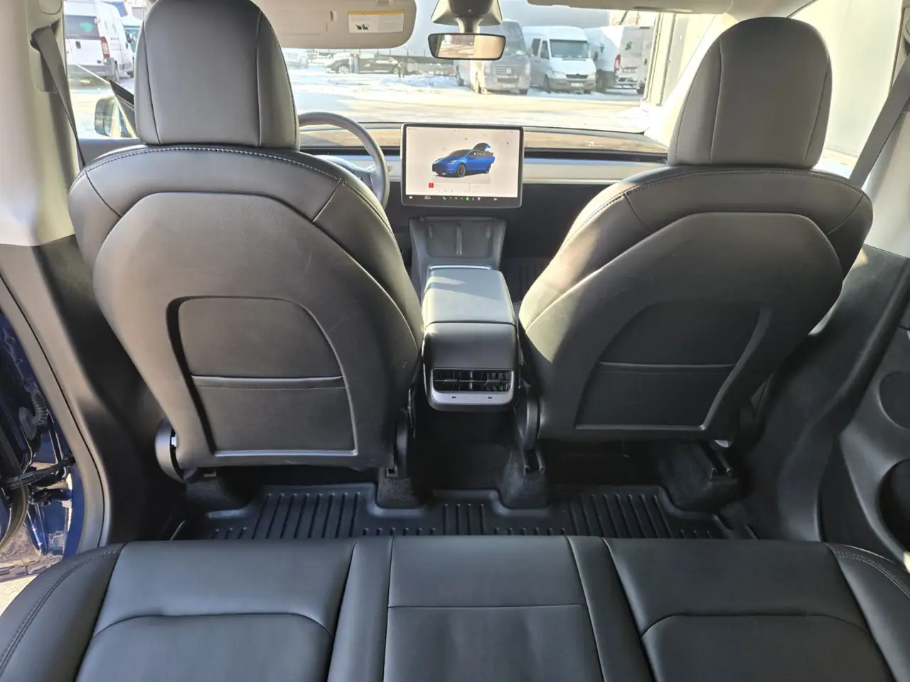 Tesla Model Y elektromobilis – 10
